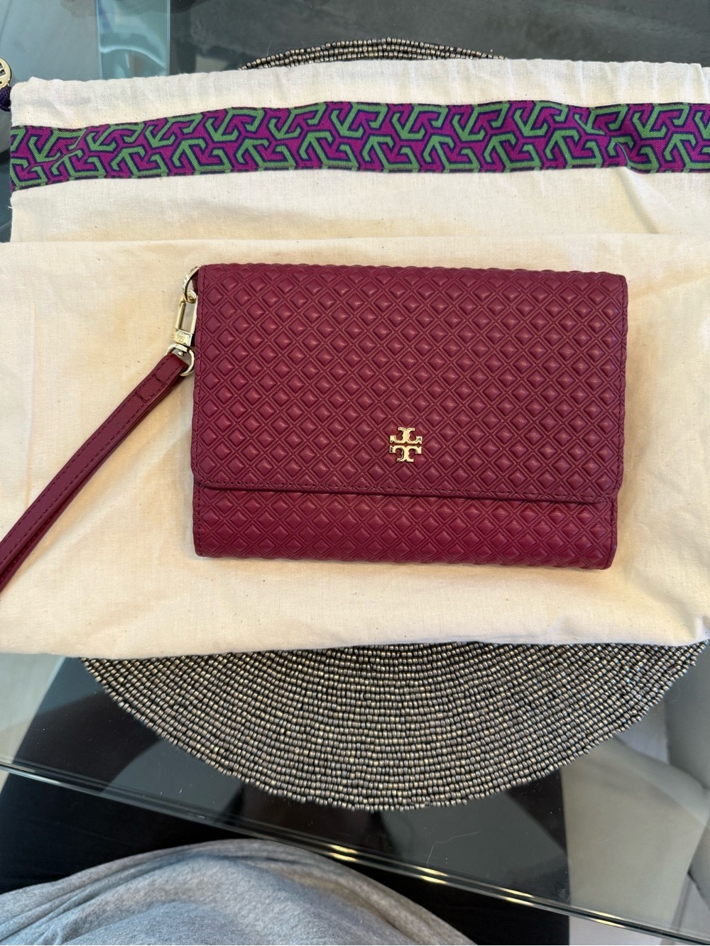 Tory Burch Burgundy Embossed Leather Wristlet Clutch Wallet Gold Hardware